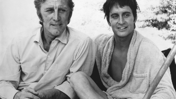 Kirk Douglas zmarł w wieku 103 lat. Gwiazdy żegnają legendę Hollywood