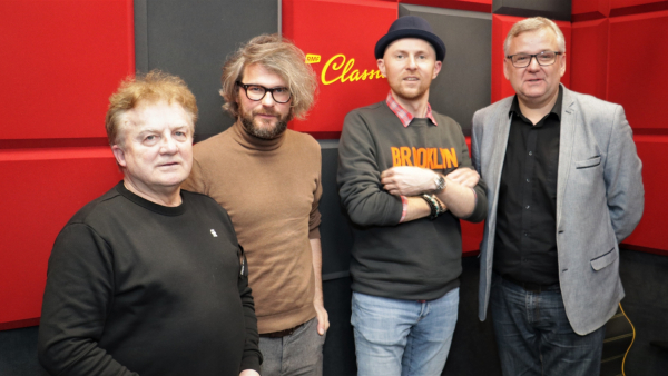 Felicjan Andrzejczak w piosence „Impregnowany ślad” z tekstem Artura Andrusa 