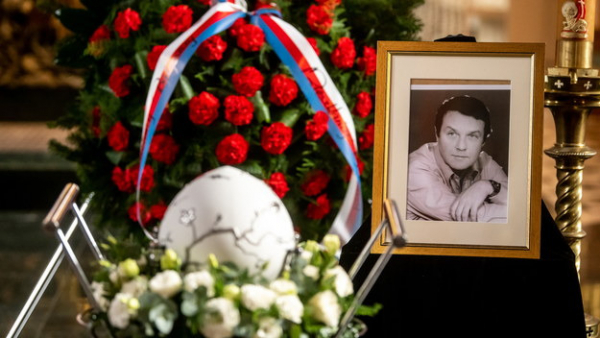 Aktor Leonard Pietraszak spoczął na Cmentarzu Starofarnym 