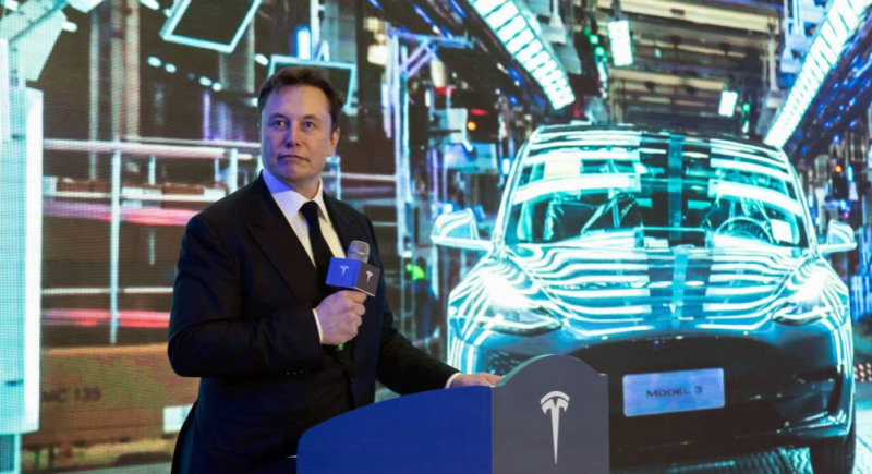 Elon Musk wkrótce przedstawi stan prac nad czipem, który połączy mózg z komputerem