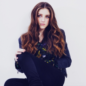 Nastolatka, w której płonie ogień