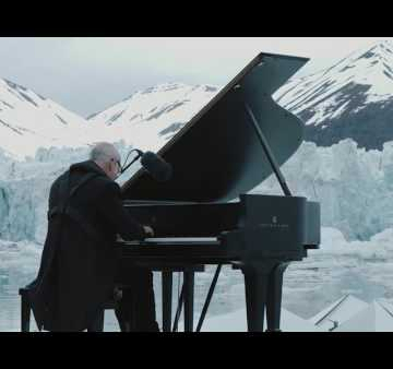 Koncert fortepianowy z topniejącym lodowcem w tle