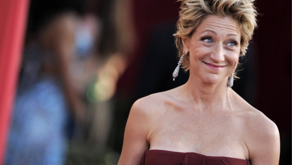 Edie Falco wcieli się w Hillary Clinton w serialu „Impeachment: American Crime Story”