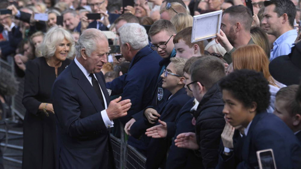 Karol III zatrudnił osobistego dudziarza. To ten sam muzyk, który pracował dla Elżbiety II