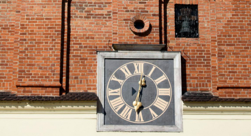 Najstarszy zegar ratuszowy w Polsce znów poprawnie odmierza czas