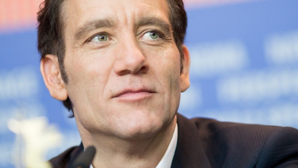 Clive Owen wierny Egiptowi