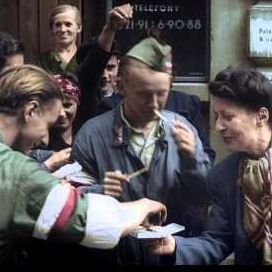 Ściskający za gardło film o Powstaniu Warszawskim, mieszanka dokumentu i fikcji