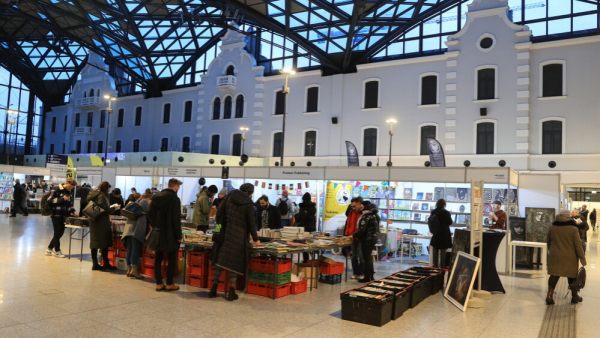 Łódzkie Targi Książki – nowości literackie i spotkania z autorami na Dworcu Fabrycznym