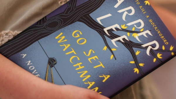 Tłumy chętnych w kolejkach po nową książkę Harper Lee