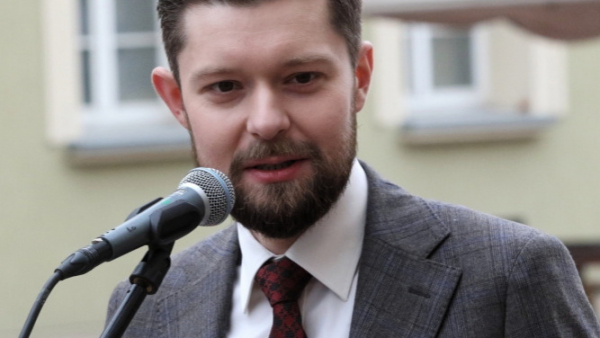 Powieść „Czarna Madonna” Remigiusza Mroza doczeka się adaptacji w formie serialu