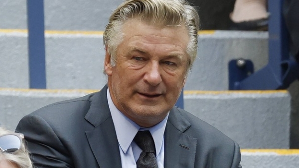 Alec Baldwin sądzi, że przez męża Halyny Hutchins nie skończy filmu. Prawnik rodziny odpowiedział