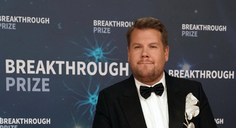 James Corden wyznał, że nagrywa swój program w bieliźnie wyszczuplającej