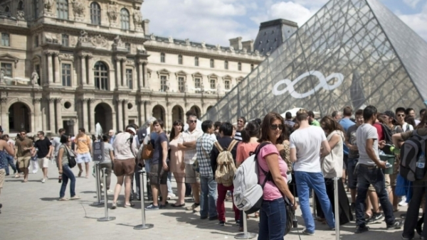W sezonie nie będzie darmowych wejść do Luwru