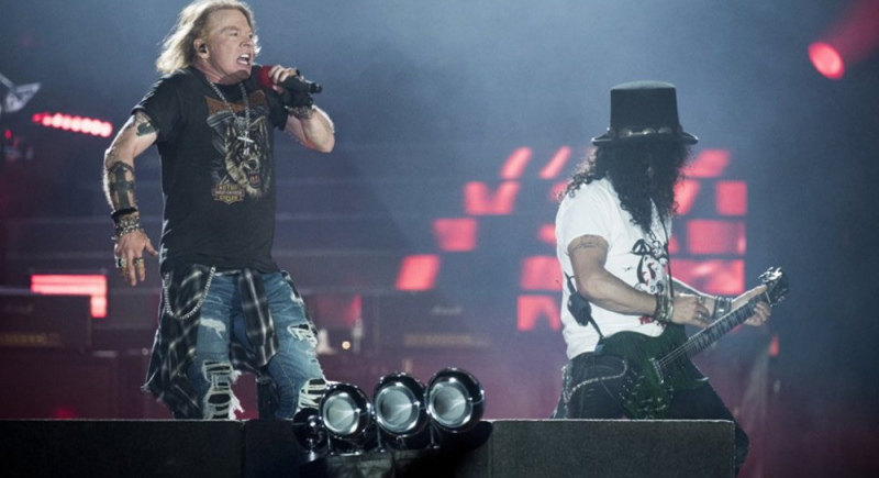 Organizatorzy festiwalu wypędzili Guns N’ Roses ze sceny