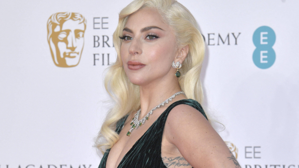 Pierwotnie to nie Lady Gaga miała stworzyć piosenkę do „Top Gun: Maverick”. O jej napisanie poproszono innego wykonawcę