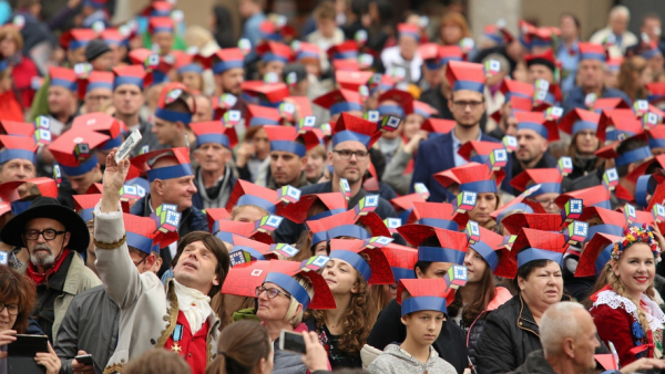 Krakowianie tłumnie pozowali do zbiorowego zdjęcia z Kościuszką