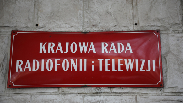 Programy rosyjskie „zakazane” w Polsce. KRRiT wykreśliła je z rejestru programów rozprowadzanych