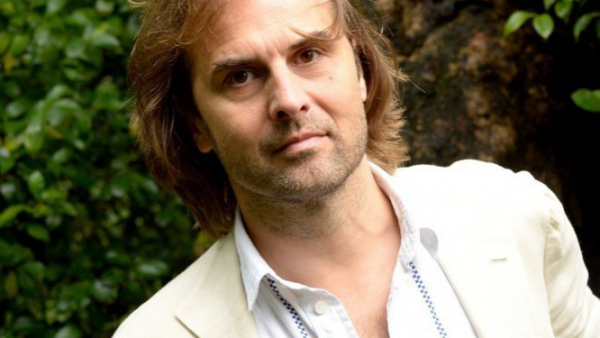 Szwajcarski reżyser nakręcił film dokumentalny z okna swojego domu