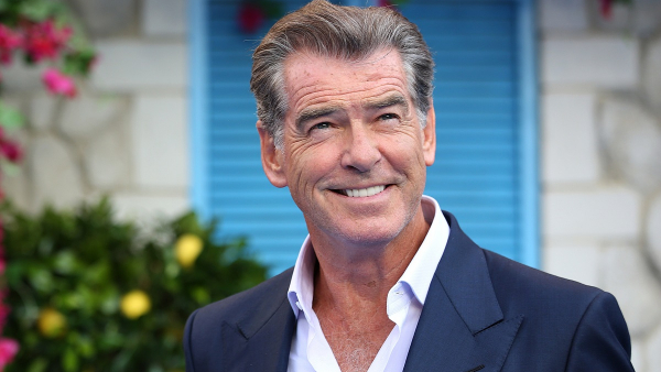 Pierce Brosnan w filmie o Eurowizji