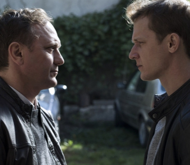 Tajemnicza zbrodnia w policyjnej rodzinie. Zobacz zwiastun "Prostej historii o morderstwie"!