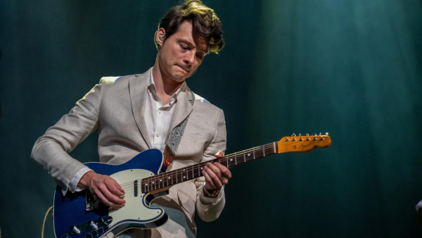 Gwiazdor filmów "Cicha noc" i „Żeby nie było śladów” rozpoczyna solową karierę muzyczną