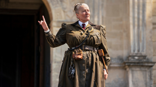 „Matylda: Musical”. Niesamowita przemiana Emmy Thompson! Jak wypadła jako przerażająca dyrektorka? [ZWIASTUN]