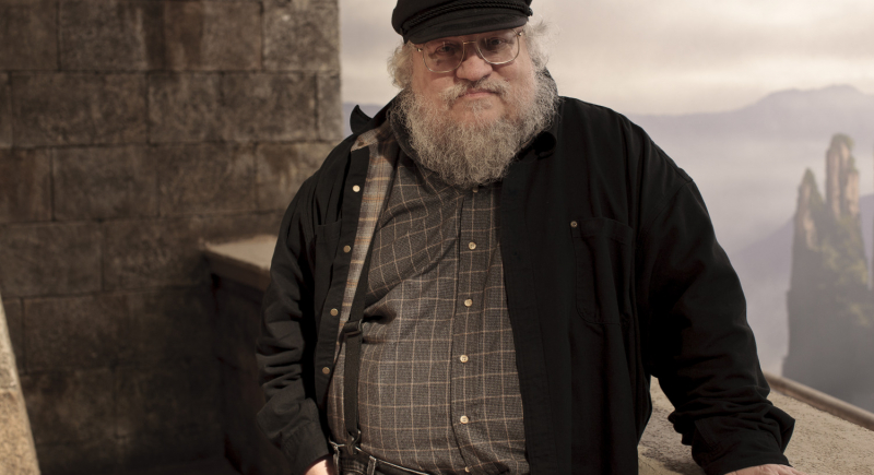 George R.R. Martin nie zrezygnował z prac nad „Grą o tron”. „Wyrzucili” go z niej twórcy serialu?