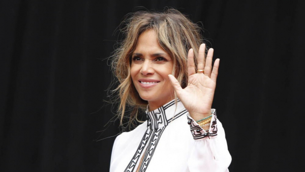 Halle Berry będzie gwiazdą filmu sci-fi Netfliksa zatytułowanego „The Mothership”