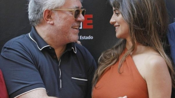 Almodovar wrócił do twórczych korzeni