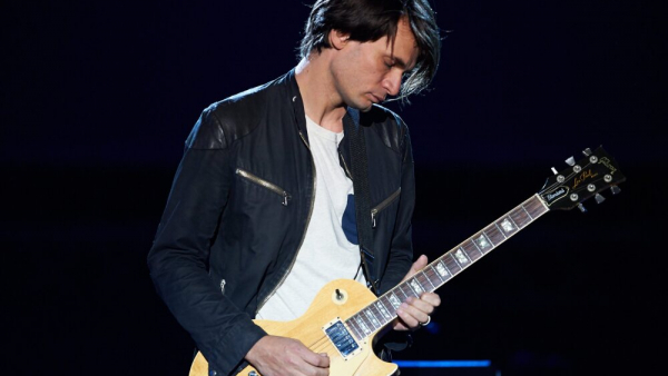 Gitarzysta Radiohead domaga się usunięcia jego muzyki z dokumentu „Melania”