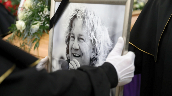 Pogrzeb Pawła Królikowskiego. Tłumy żegnały bardzo lubianego aktora