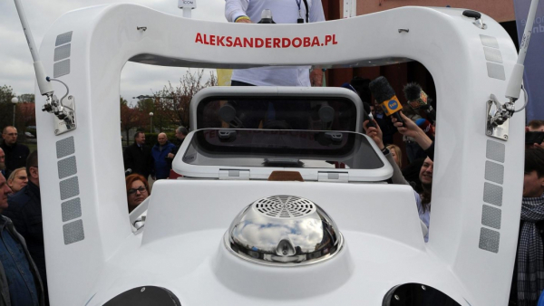 Aleksander Doba uśmiecha się z... lenistwa