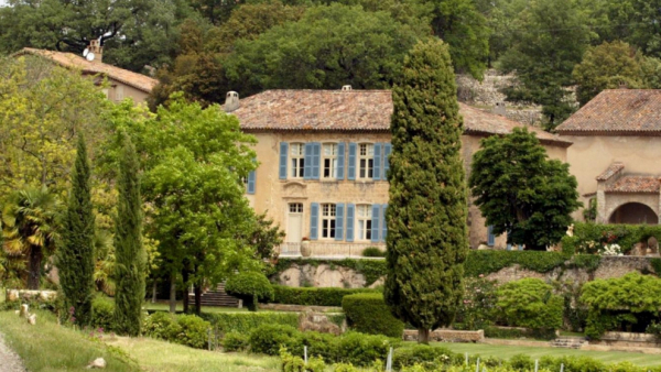 Zamek pary Jolie-Pitt - na sprzedaż