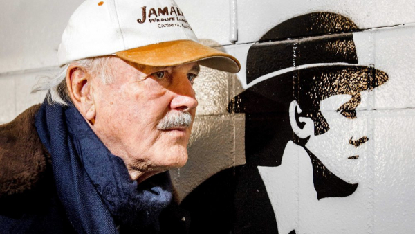 Gwiazdor grupy Monty Pythona poprowadzi nowy program telewizyjny