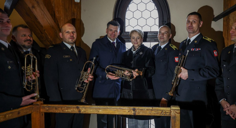 Hejnaliści z wieży mariackiej mają nowe trąbki