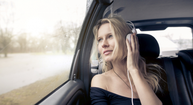 Muzyka klasyczna w samochodzie – jak poprawić komfort jazdy
