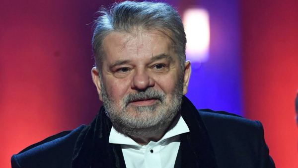 Świetny aktor, jeszcze lepszy człowiek. Krzysztof Globisz wraca na ekrany po udarze