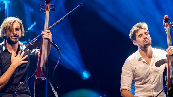 Polacy kochają 2 Cellos jako AC/DC 