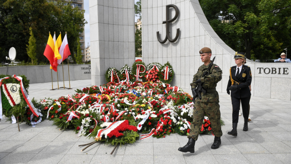 Tajemnicza fotografia z Powstania Warszawskiego. Zagadka rozwiązana przez IPN
