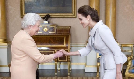 Angelina Jolie Damą Honorową
