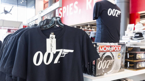 Zmarł Joe Caroff, projektant logo Jamesa Bonda