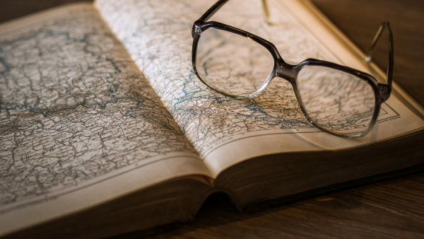    Średniowieczne brakreaty odnalezione w okolicach Wałbrzycha. Jak historia kryje się za tymi monetami?