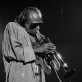 Nie nudzi cię granie muzyki, która brzmi jak muzyka? - 100 lat temu urodził się Miles Davis