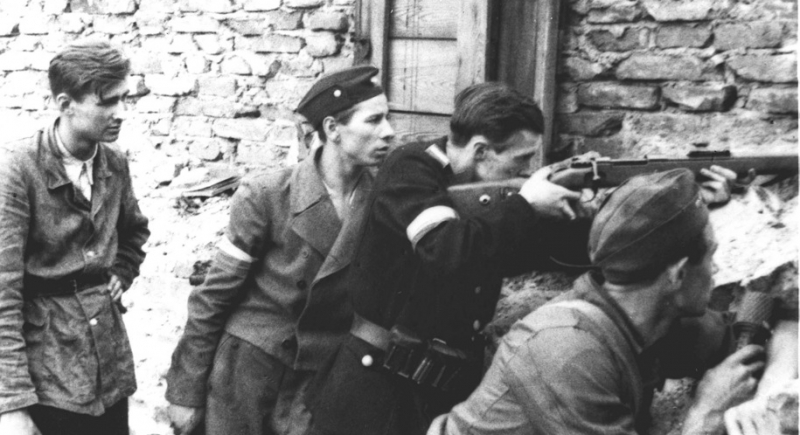75 lat temu w Warszawie wybuchło powstanie - największa akcja zbrojna podziemia w okupowanej przez Niemców Europie
