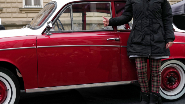 Biało-bordowa syrena Toma Hanksa niemal gotowa