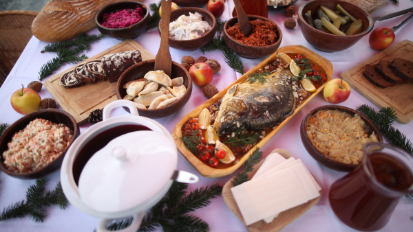 Wigilia w polskim filmie to nie tylko komedie romantyczne - są dramaty, kryminały, a nawet thriller