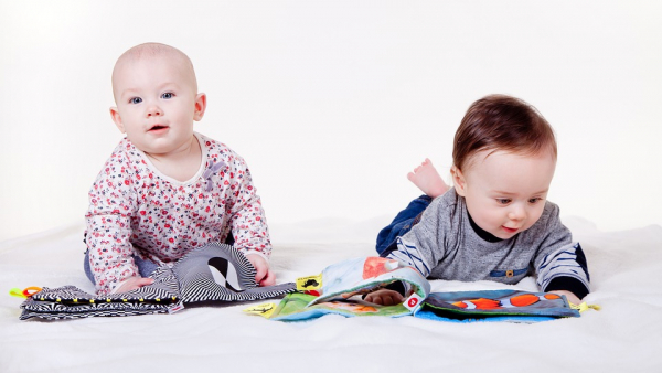 360 tys. książek z wierszami dla dzieci trafi na oddziały położnicze w całej Polsce