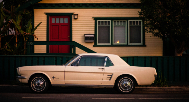 Kalkulacja ryzyka i realne oszczędności. Jak licytacje zmieniają import aut