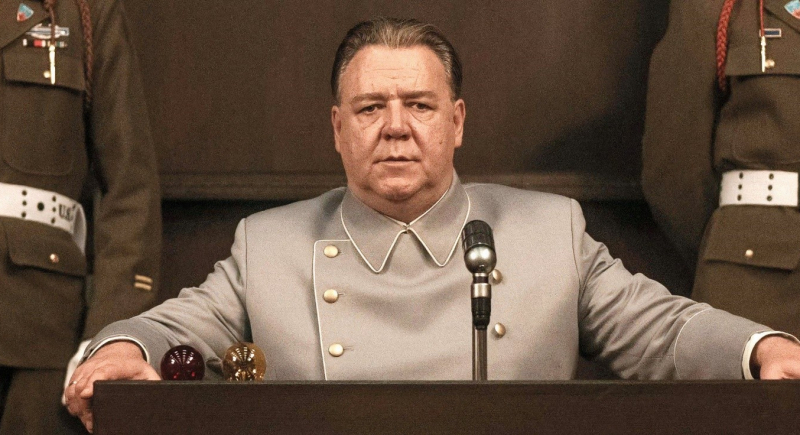 Russell Crowe jako Hermann Göring  i Rami Malek jako jego psychiatra. „Norymberga” w kinach od 28 listopada. Zobacz zwiastun i plakat!