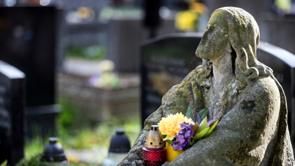 Zamiast tradycyjnej kwesty na ratowanie zabytkowych nagrobków będzie zbiórka online